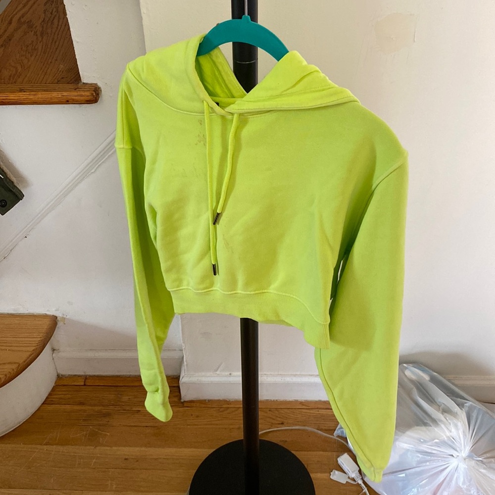 Cropped green hoodie